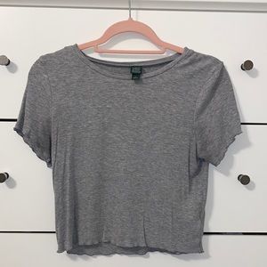 Wild Fable cropped & ruffled grey short sleeved top, size L